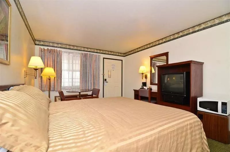 Отель Crossroads Inn   Downtown Sacramento