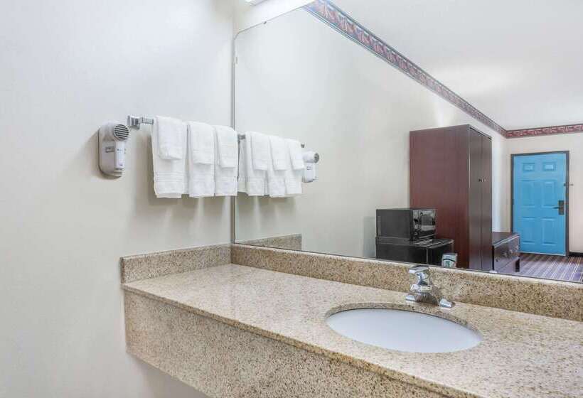 בית מלון כפרי Days Inn By Wyndham Blythewood North Columbia