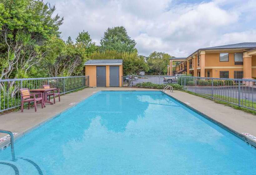 בית מלון כפרי Days Inn By Wyndham Blythewood North Columbia