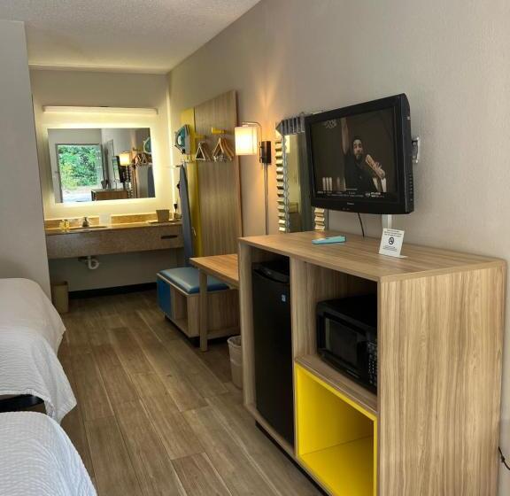 בית מלון כפרי Days Inn By Wyndham Blythewood North Columbia