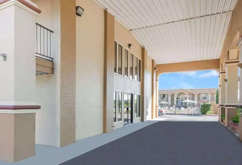 호텔 Days Inn By Wyndham San Marcos