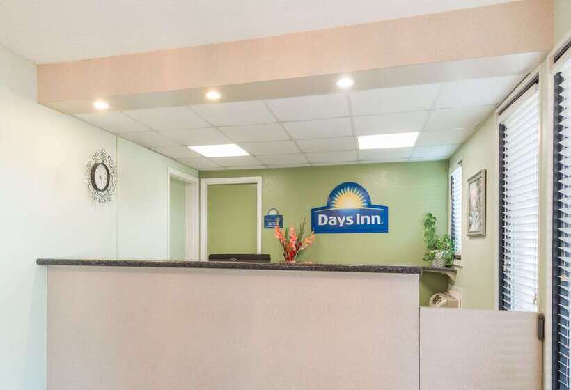 酒店 Days Inn By Wyndham San Marcos