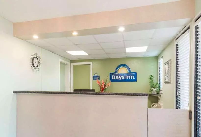 호텔 Days Inn By Wyndham San Marcos