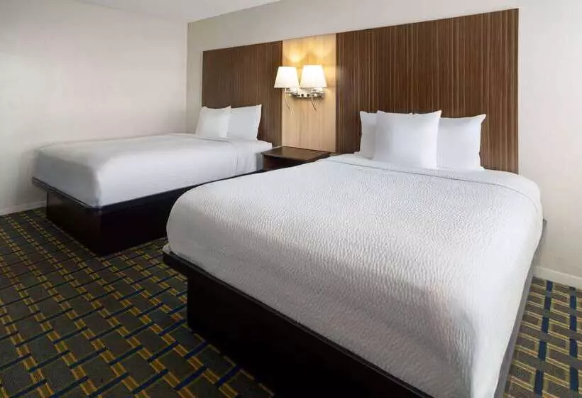 Hotel Days Inn By Wyndham Tonawanda/buffalo