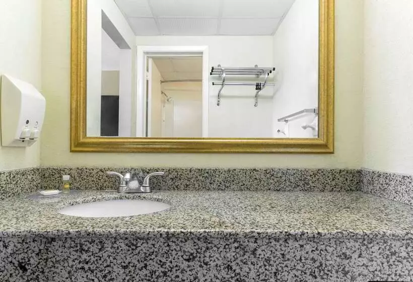 Hotel Days Inn By Wyndham Tonawanda/buffalo