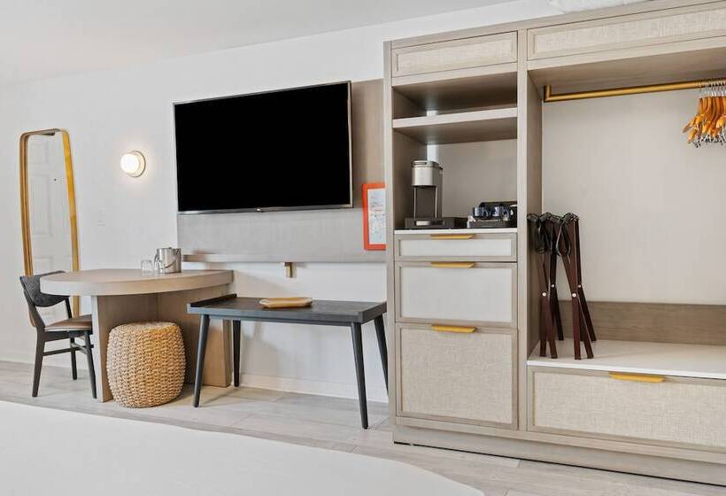 فندق Greyfinch Chatham Inn