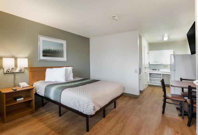 בית מלון כפרי Hometowne Studios By Red Roof Detroit   Livonia