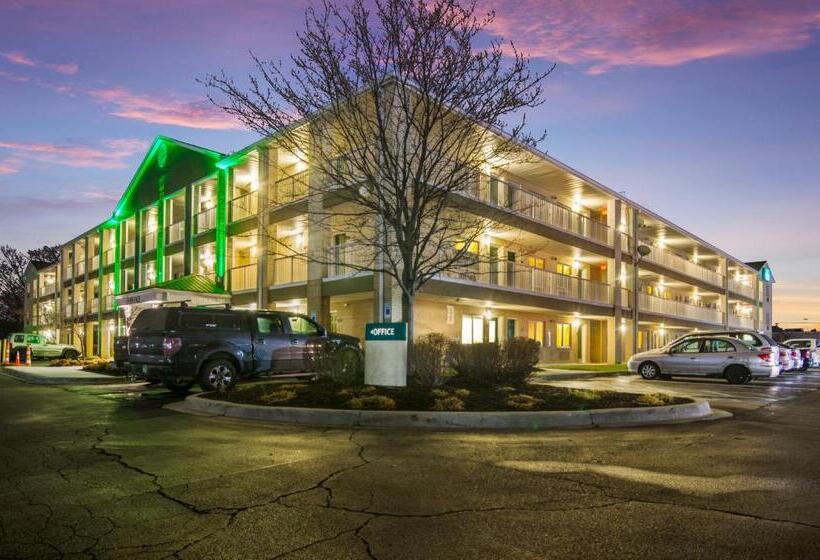 בית מלון כפרי Hometowne Studios By Red Roof Detroit   Livonia