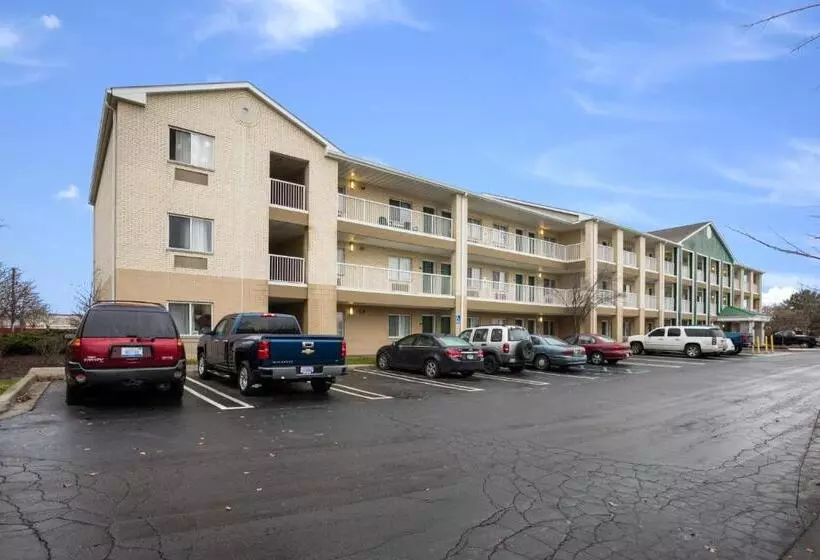 ホテル Hometowne Studios By Red Roof Detroit Livonia