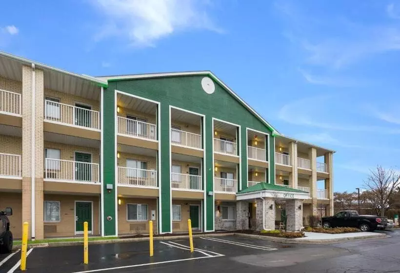 ホテル Hometowne Studios By Red Roof Detroit Livonia