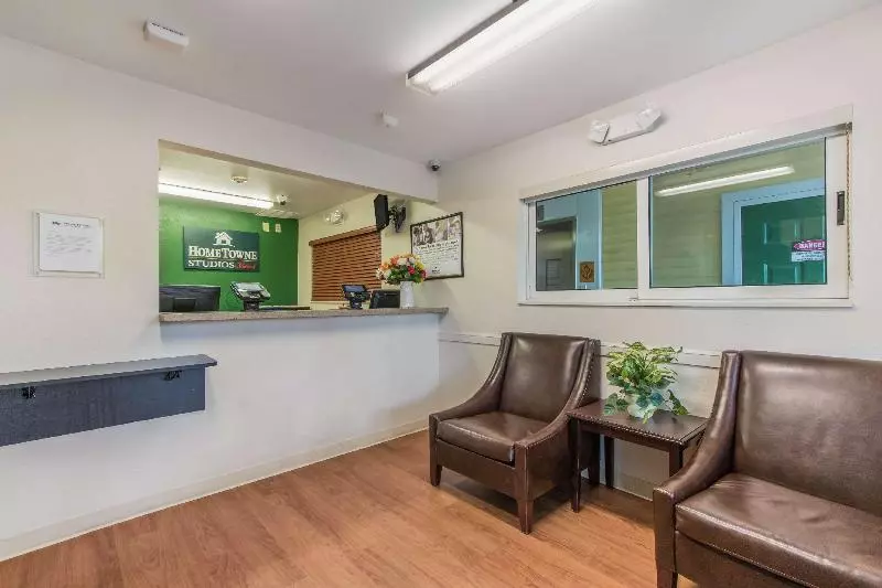 فندق Hometowne Studios By Red Roof Fort Lauderdale