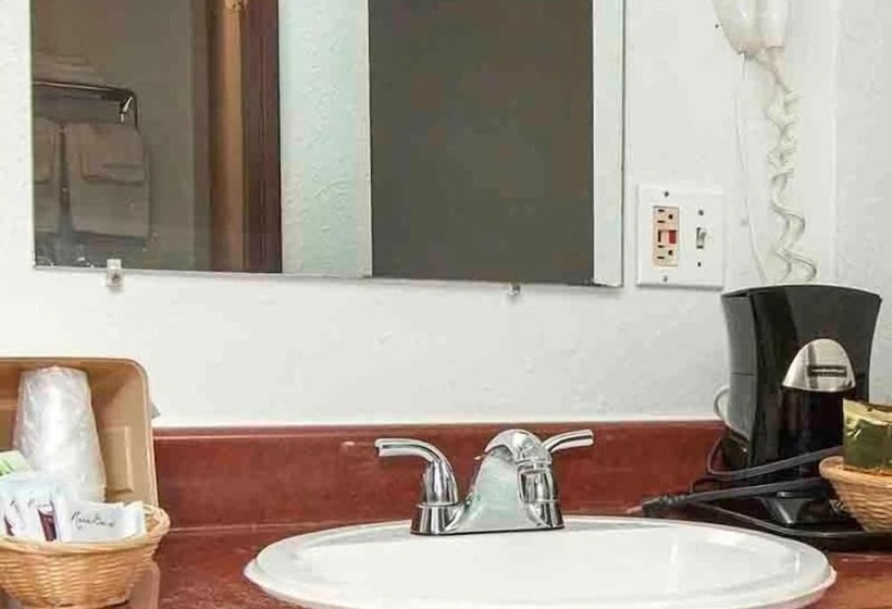 فندق Oak Grove Inn