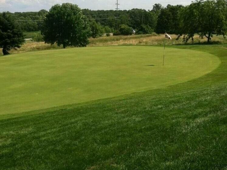 Курорт Cherry Hills Golf & Lodge