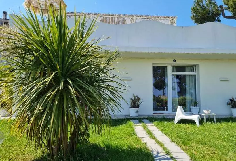 Aamiaismajoitus (B&B) Villa Tropical