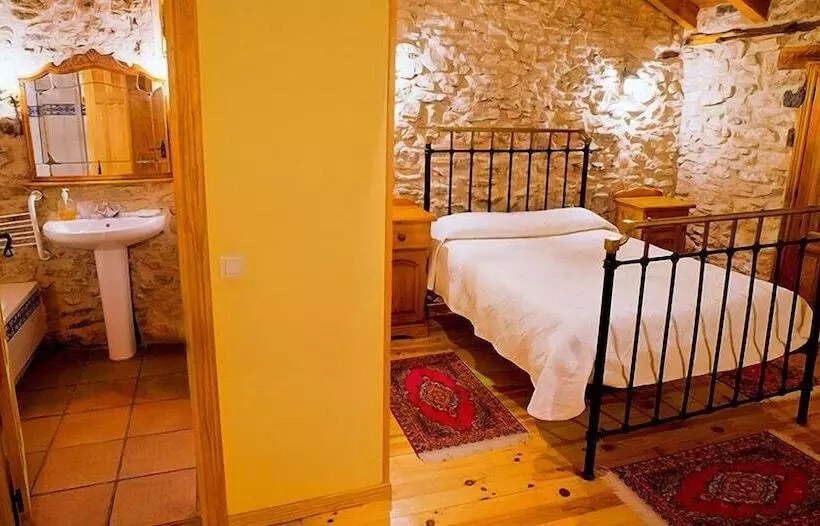 Hostelli Casa Rural Las Trojes