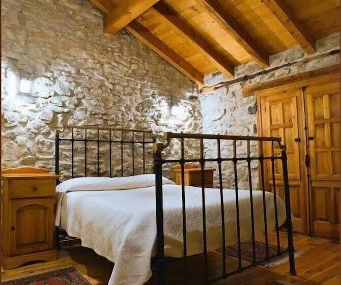 Hostelli Casa Rural Las Trojes