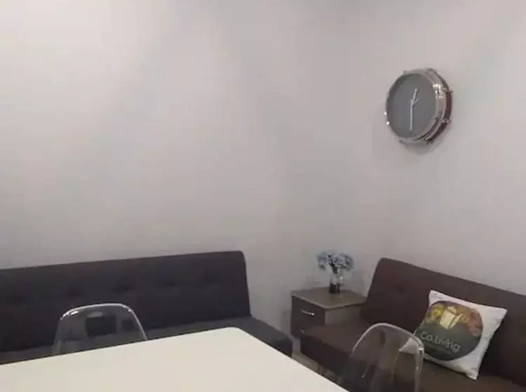 مسافرخانه Co. Living Suite