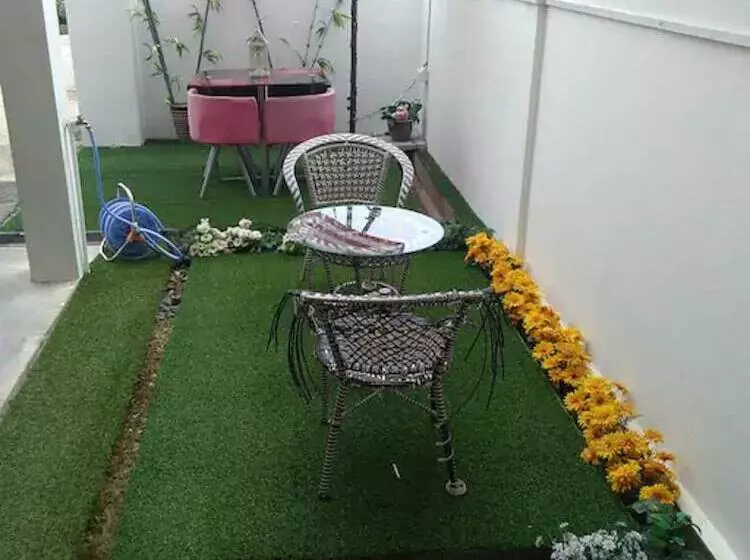 مسافرخانه Co. Living Suite