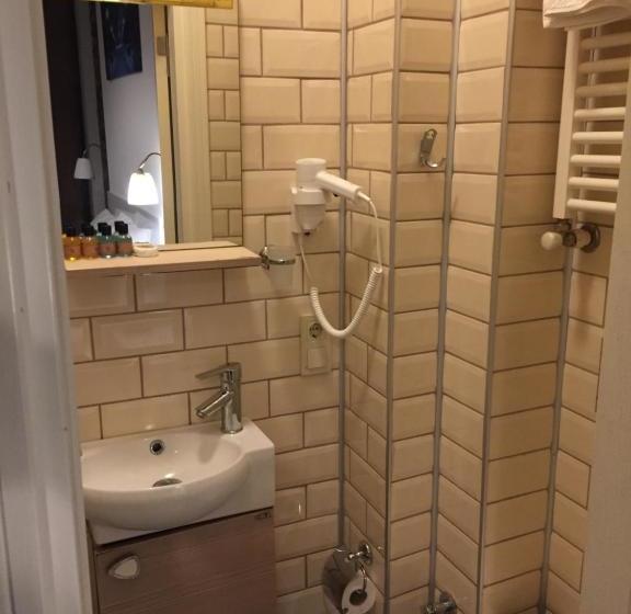 簡易ホテル Utarit Taksim