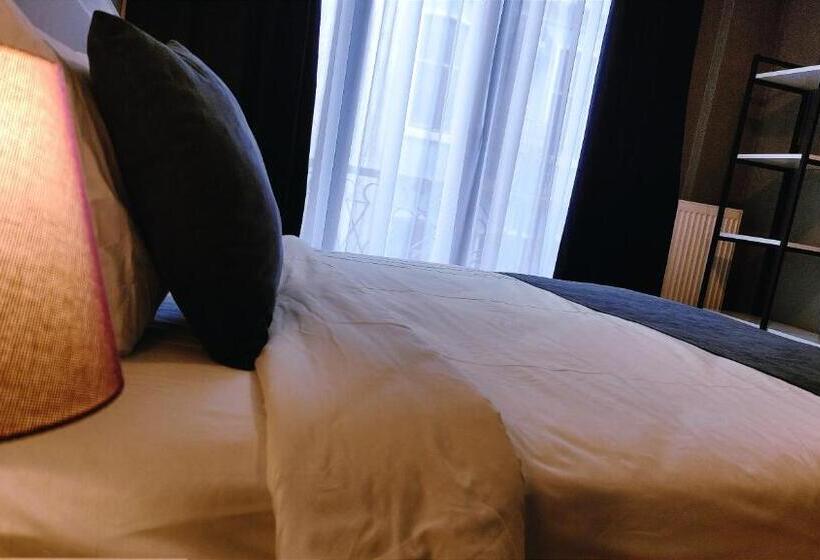 簡易ホテル Utarit Taksim