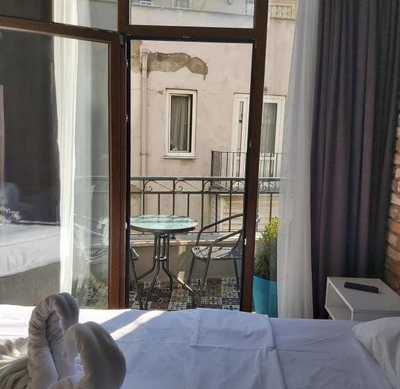 簡易ホテル Utarit Taksim