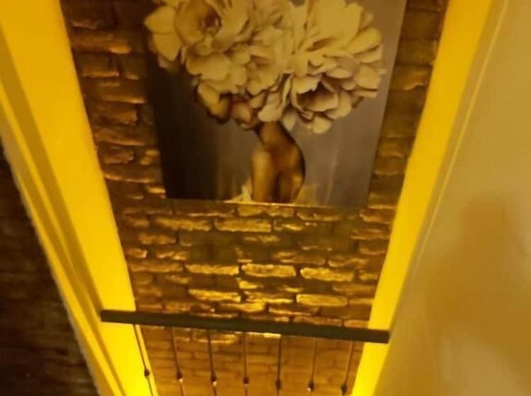 簡易ホテル Utarit Taksim