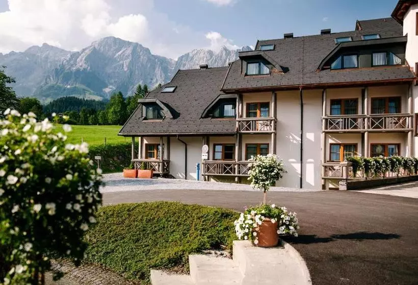هتل Aldiana Club Hochkönig