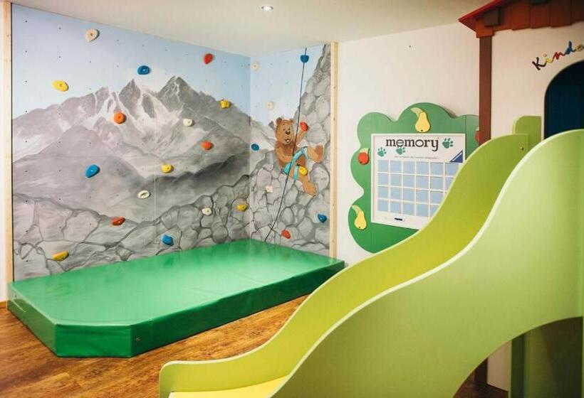 هتل Alpenrose Aktiv & Sport