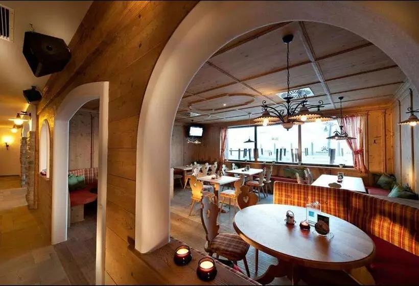 ホテル Alpenrose Aktiv & Sport