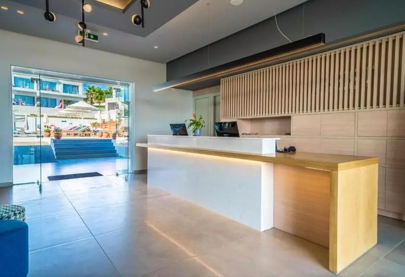 ホテル Harmony Crest Resort & Spa Adults Only