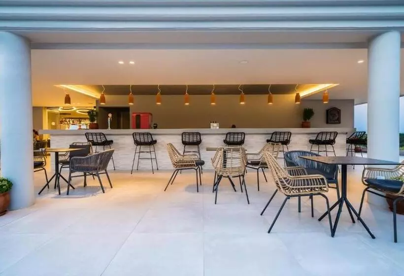 ホテル Harmony Crest Resort & Spa Adults Only