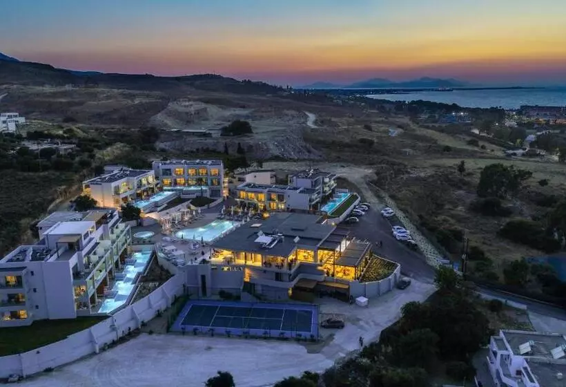 ホテル Harmony Crest Resort & Spa Adults Only