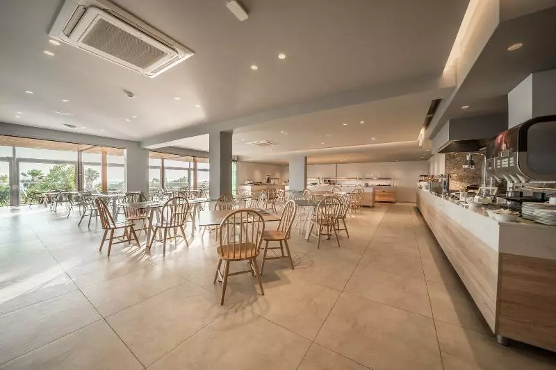 ホテル Harmony Crest Resort & Spa Adults Only