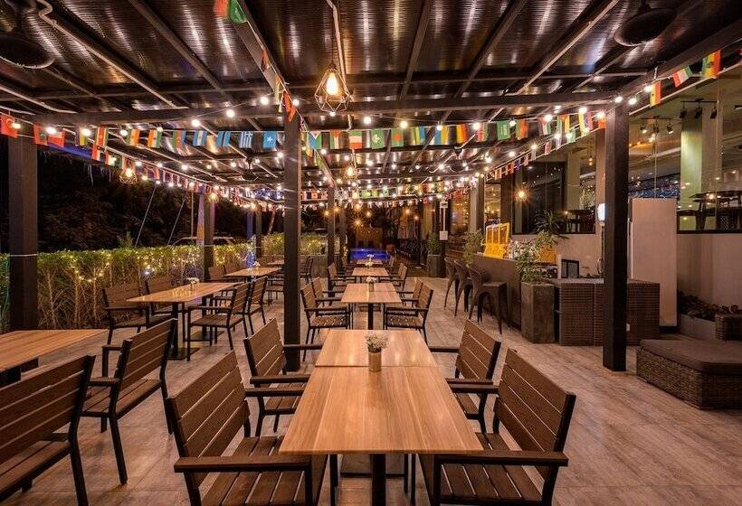 בית מלון כפרי Maikhao