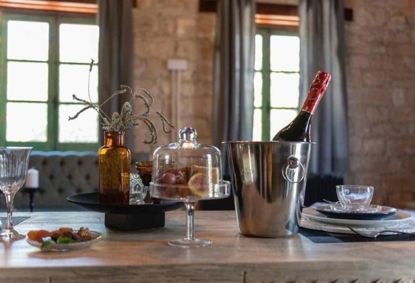 בית מלון כפרי Oinou Strata   Adults Only