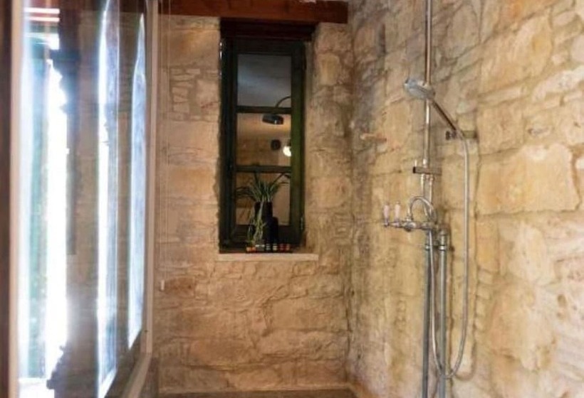 בית מלון כפרי Oinou Strata   Adults Only