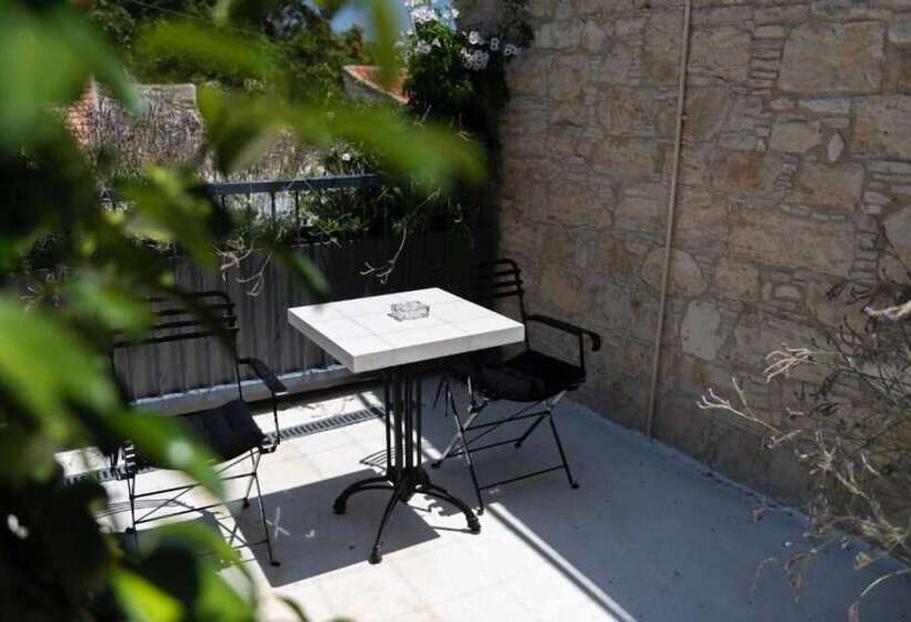 בית מלון כפרי Oinou Strata   Adults Only