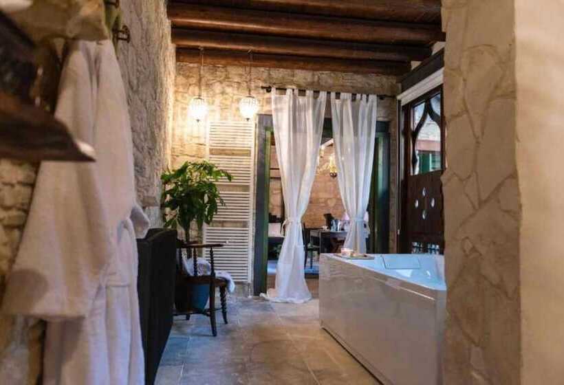 בית מלון כפרי Oinou Strata   Adults Only