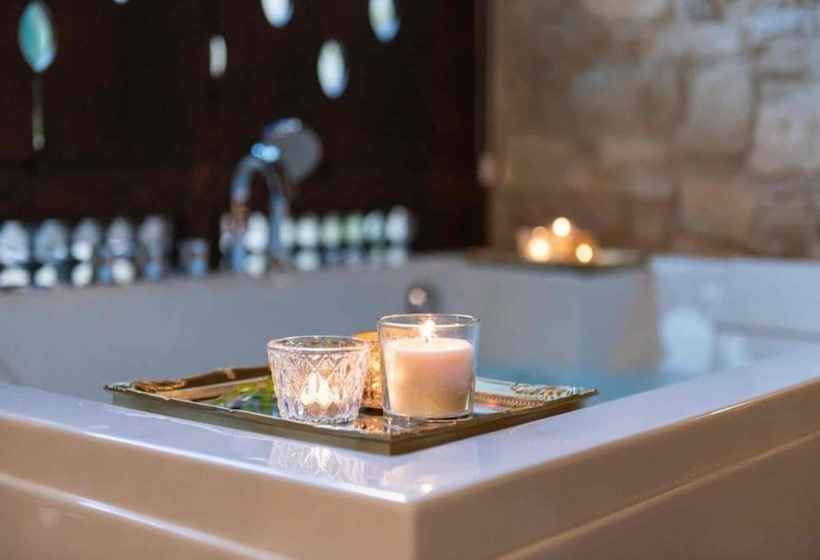 בית מלון כפרי Oinou Strata   Adults Only