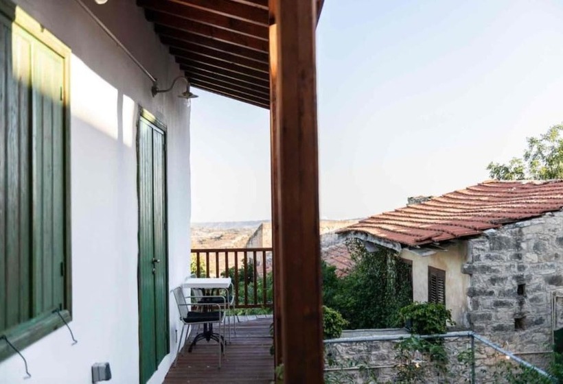 בית מלון כפרי Oinou Strata   Adults Only