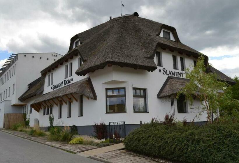 Hotel Slamený Dom & Spa