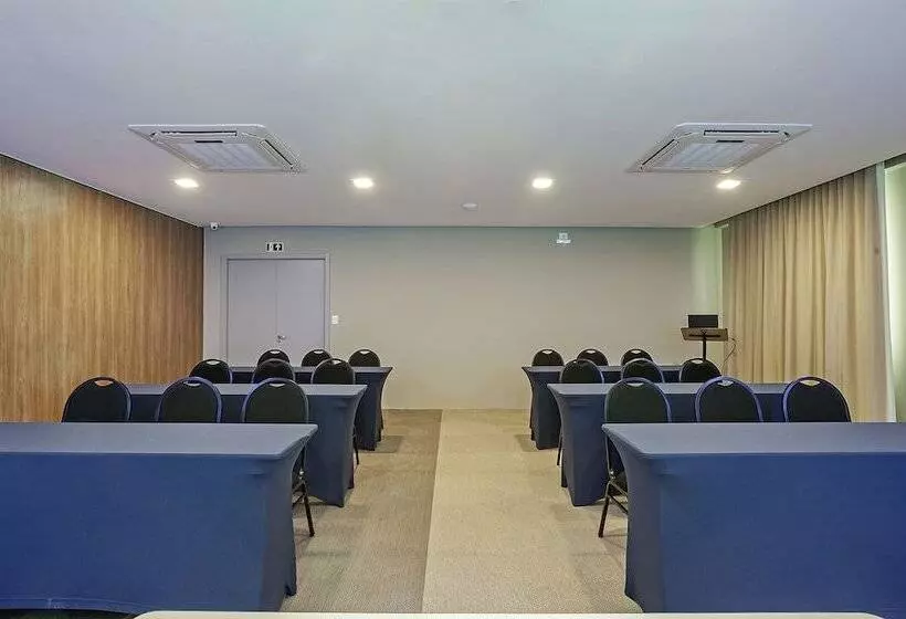 ホテル Slaviero Curitiba Aeroporto