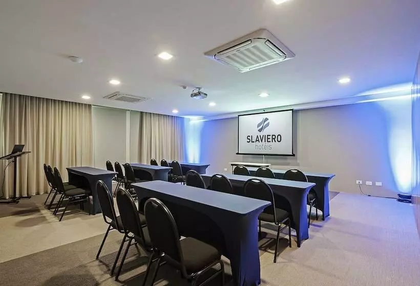 ホテル Slaviero Curitiba Aeroporto