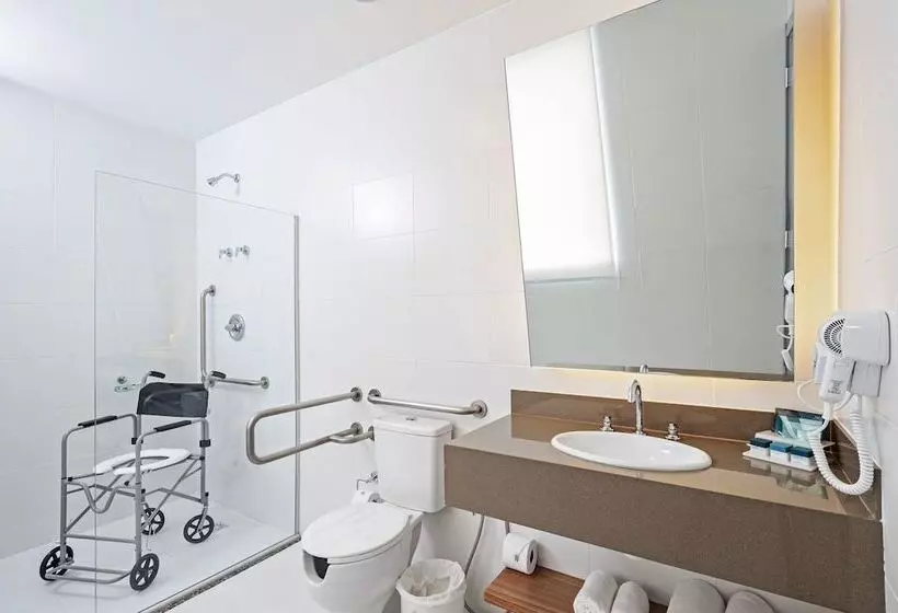 ホテル Slaviero Curitiba Aeroporto