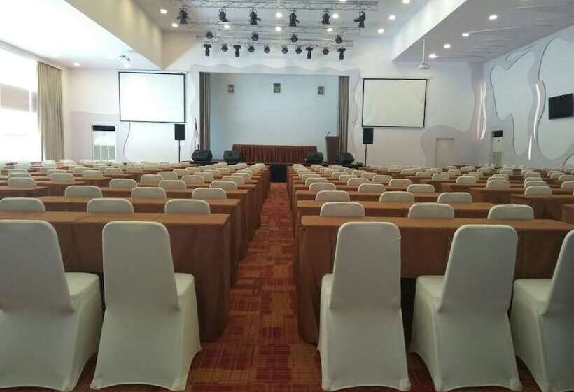 Wing Hotel Kualanamu Airport