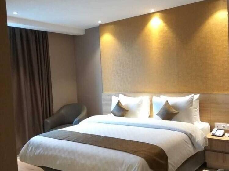 Wing Hotel Kualanamu Airport