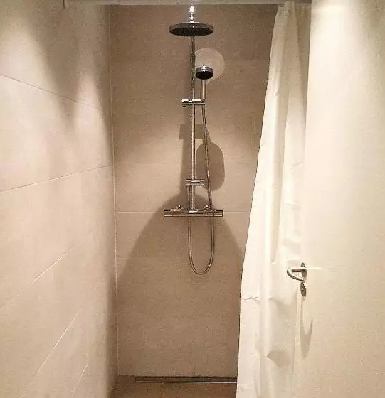 پانسیون Lækur Guesthouse