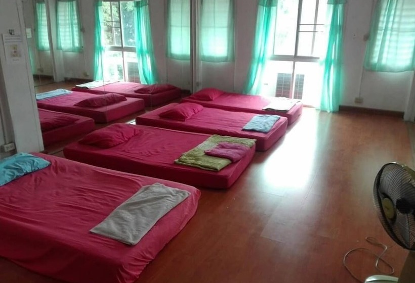 Gondor Guesthouse   Hostel