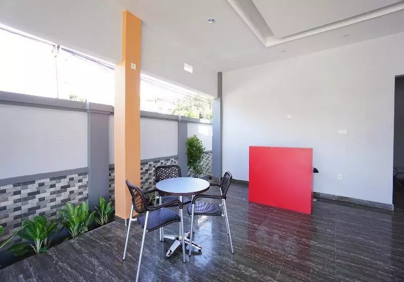 هتل Oyo 1680 Hanna Residence