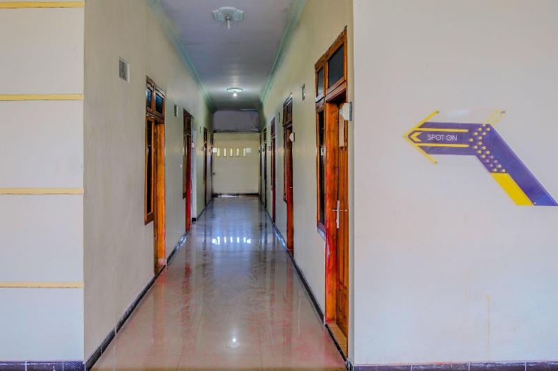 Szálloda Spot On 1759 Family Residence